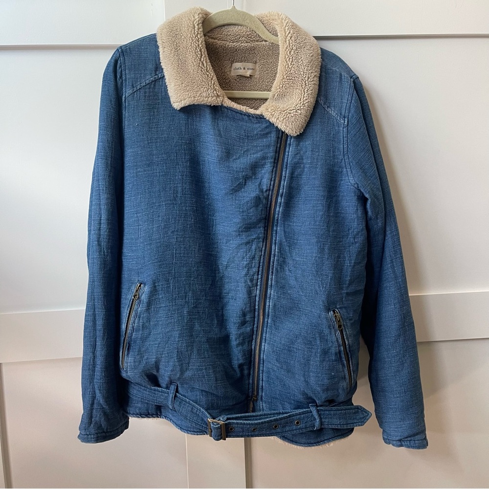 Anthropologie Cloth & Stone Denim Jacket with Plush Tan Collar and belt